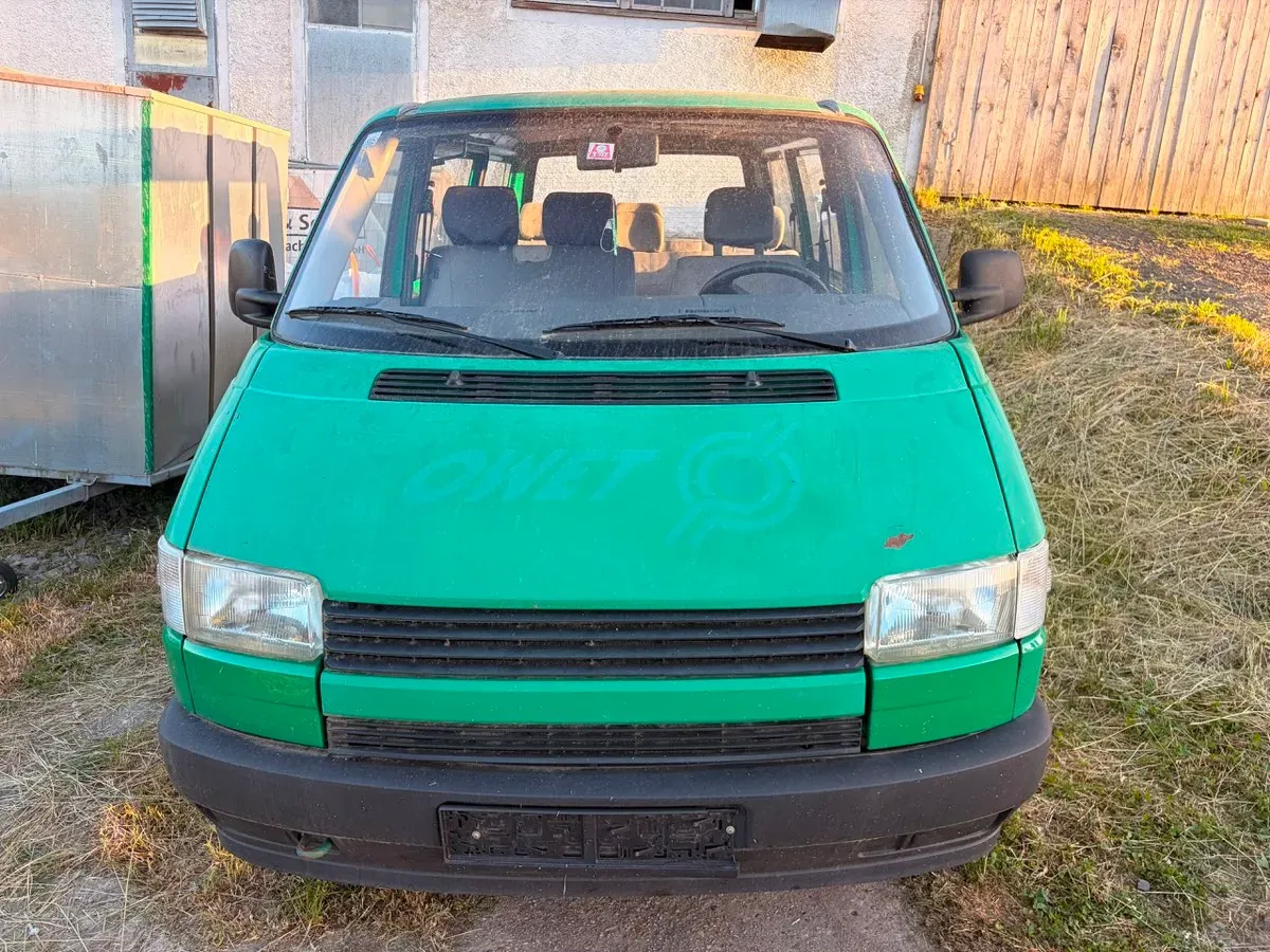 Volkswagen T4 1991 photo 2