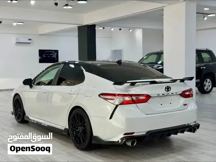 Toyota Camry 2021 photo 2