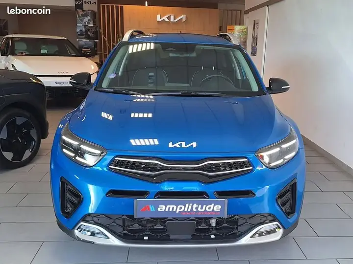Kia Stonic 2024 photo 2