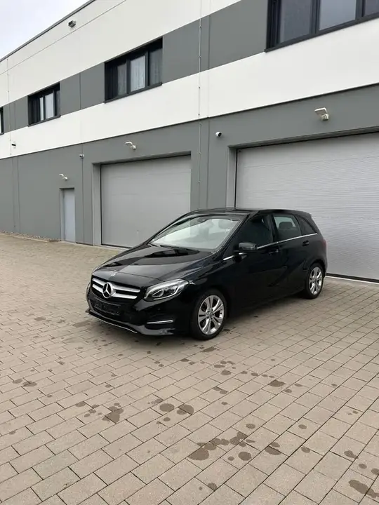Mercedes-Benz B 200