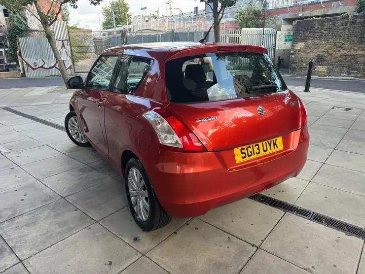 Suzuki Swift 2013 photo 2
