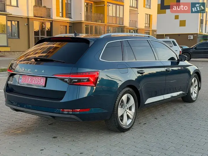 Skoda Superb 2022 photo 5