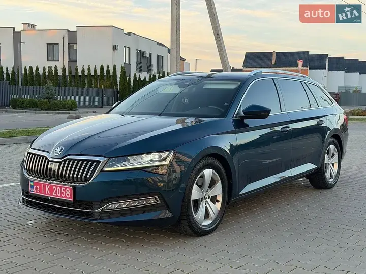 Skoda Superb 2022 photo 2