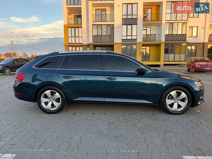 Skoda Superb 2022 photo 4