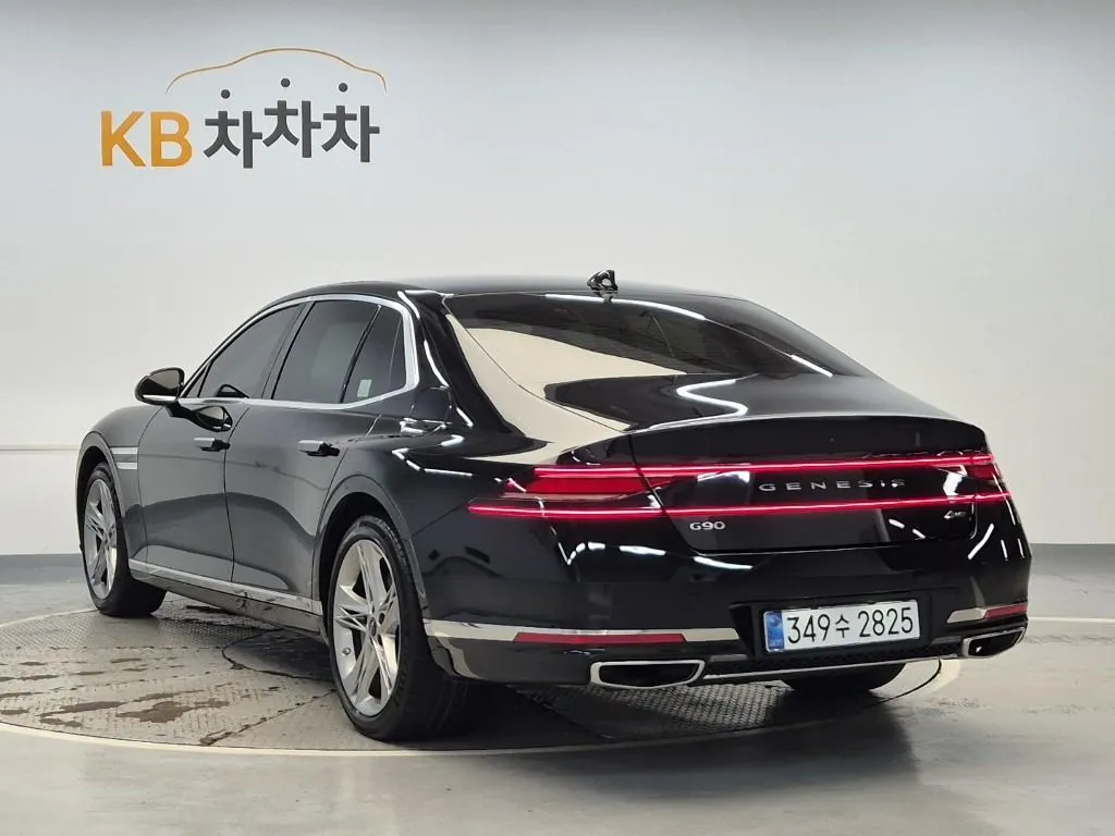 Genesis G90 2022 photo 2
