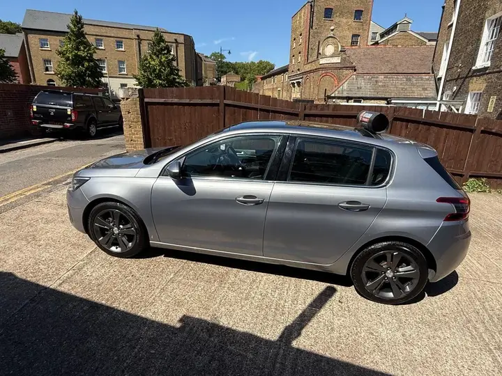 Peugeot 308 2019 photo 5