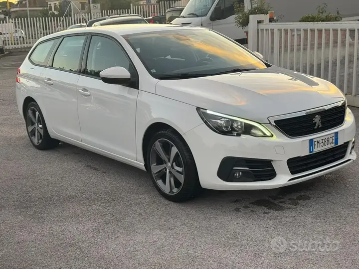 Peugeot 308 2017 photo 2