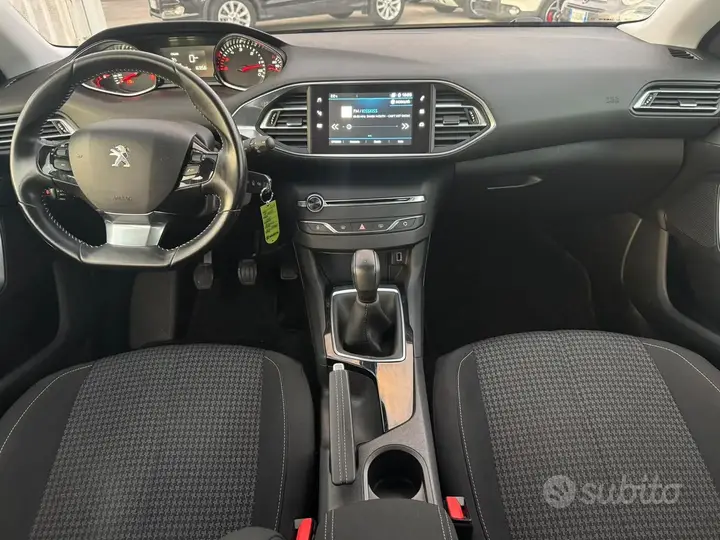 Peugeot 308 2017 photo 5