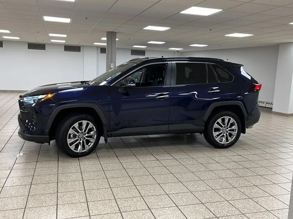Toyota Rav4 2023 photo 3
