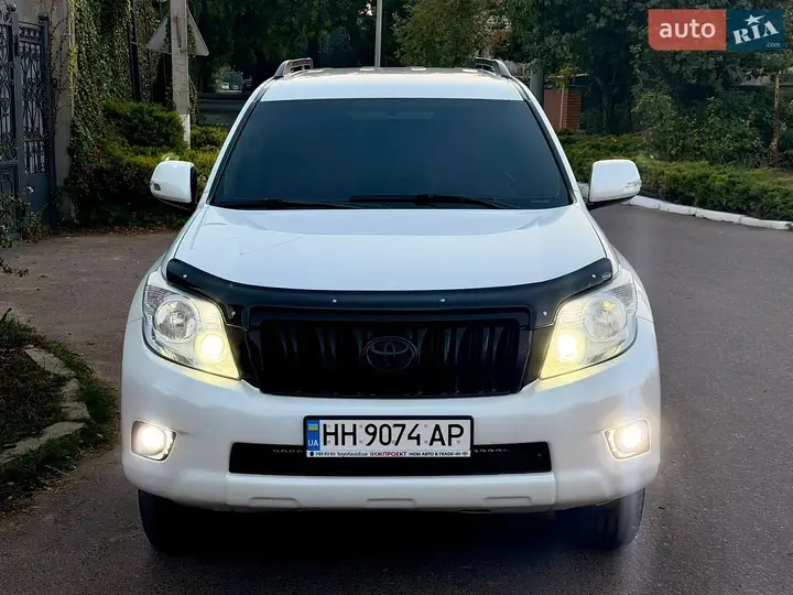 Toyota Land Cruiser Prado 2010 photo 3