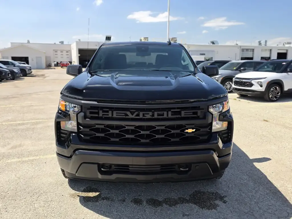 Chevrolet Silverado 1500 2026 photo 2