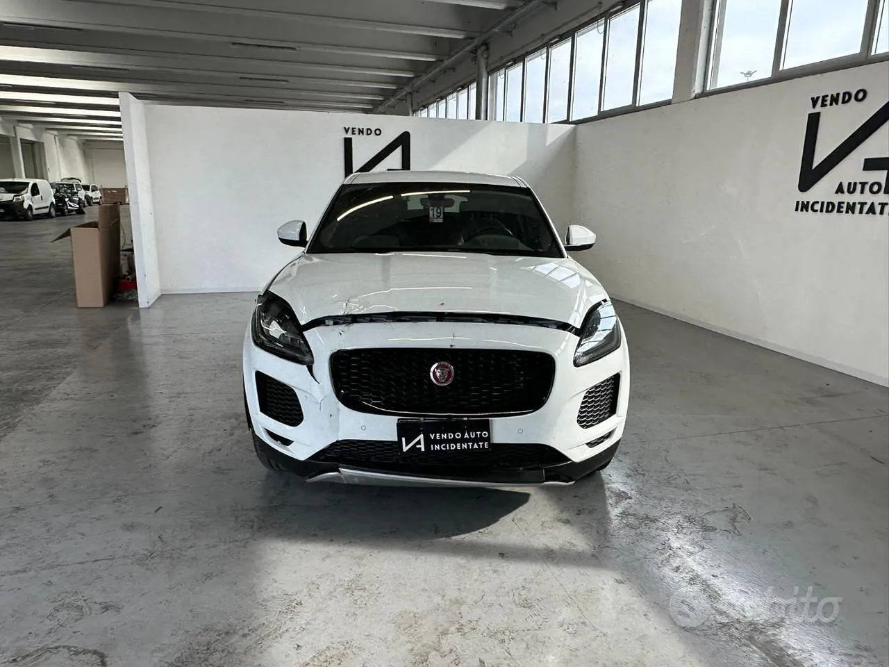 Jaguar E-Pace 2020 photo 2