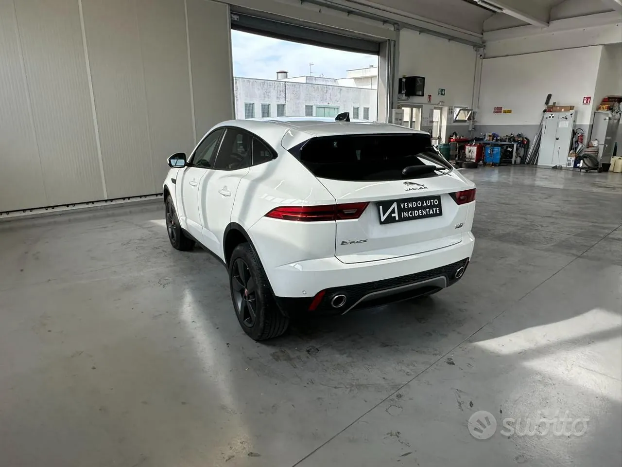 Jaguar E-Pace 2020 photo 5