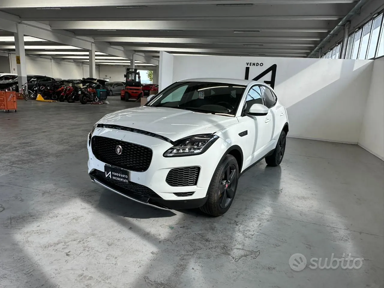 Jaguar E-Pace 2020 photo 3