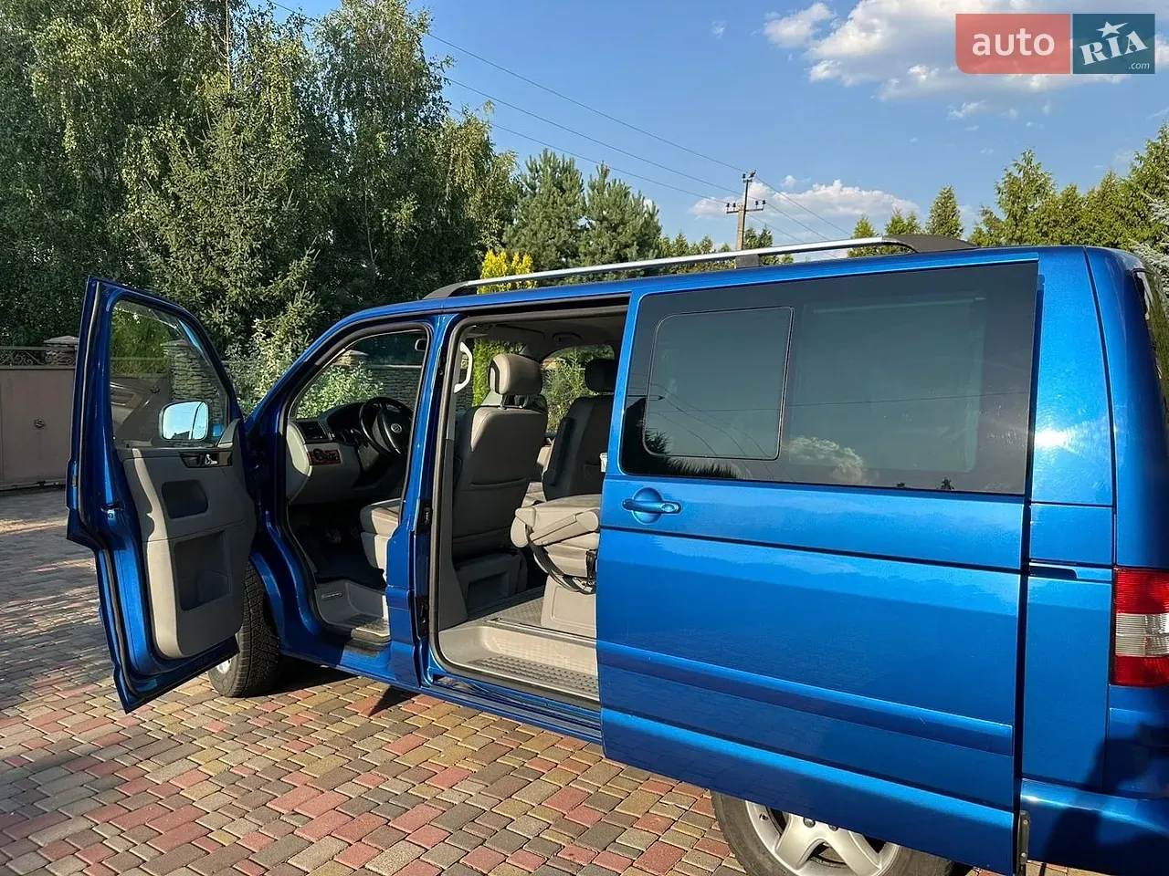 Volkswagen Multivan 2009 photo 5