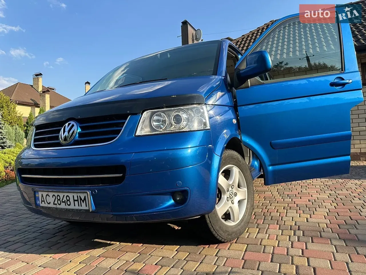 Volkswagen Multivan 2009 photo 2