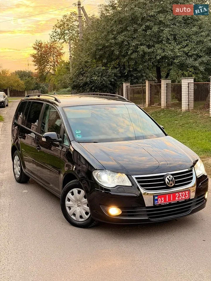 Volkswagen Touran 2009 photo 4