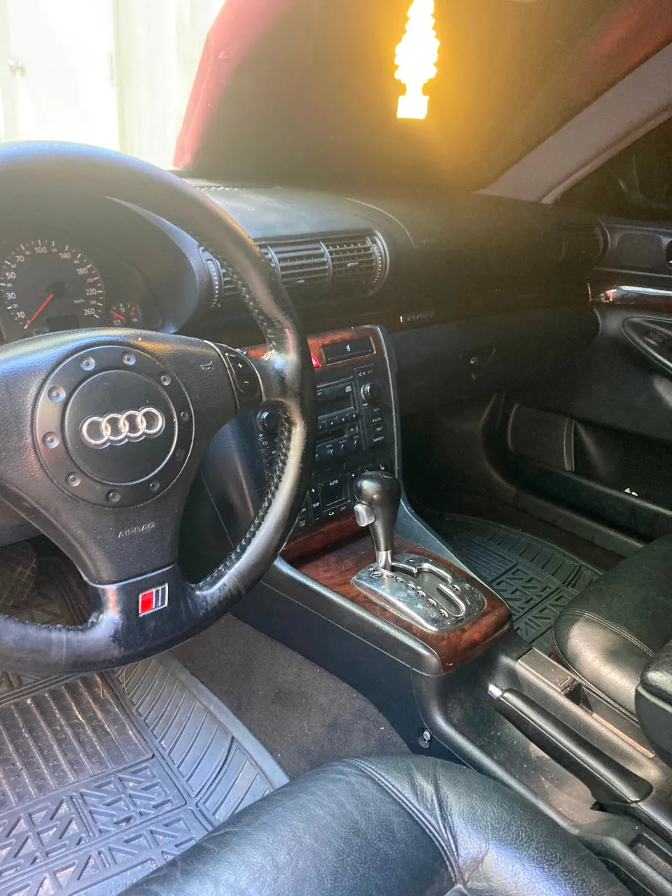 Audi A4 2000 photo 2