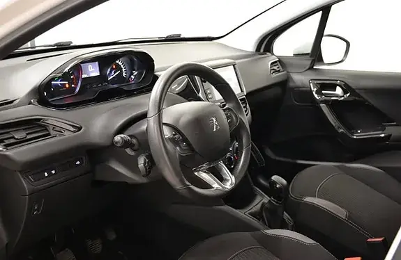 Peugeot 208 2016 photo 4