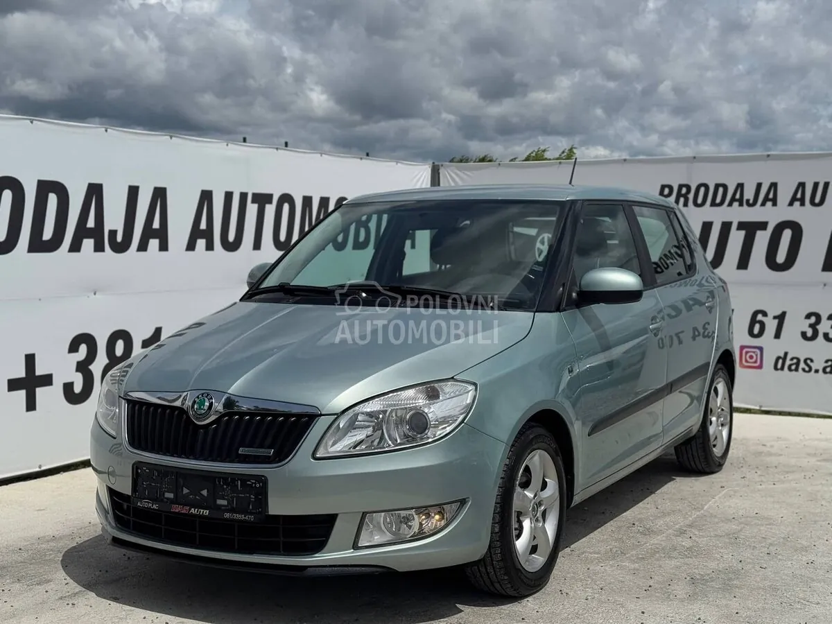 Skoda Fabia 2011 photo 3