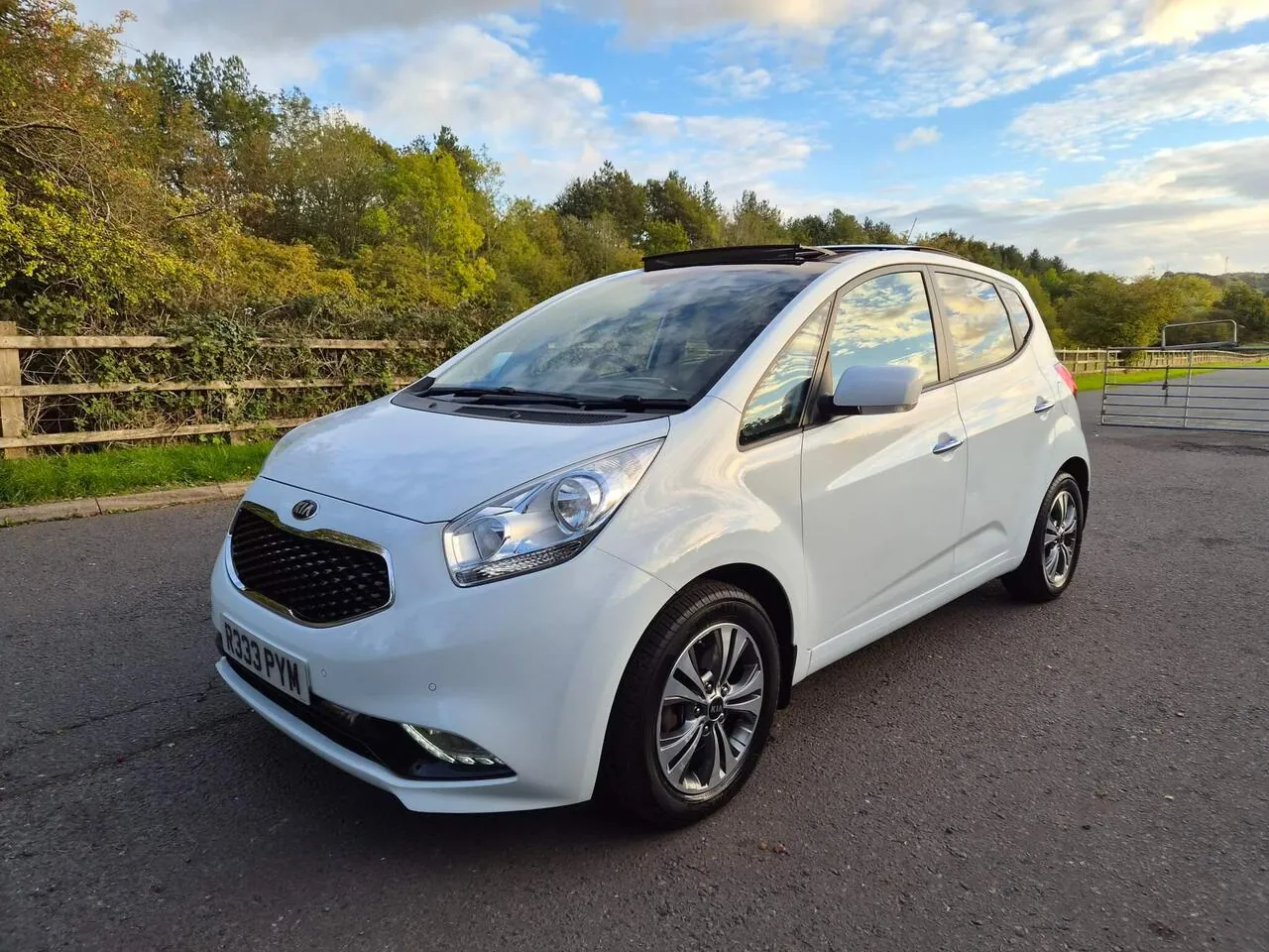 Kia Venga 2015 photo 5