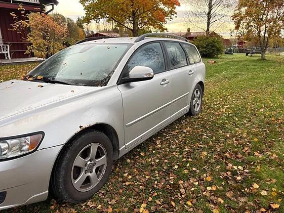 Volvo V50 2010 photo 2