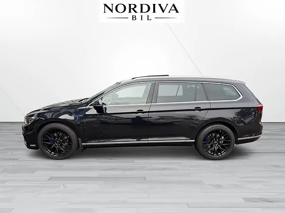 Volkswagen Passat 2023 photo 4