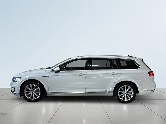 Volkswagen Passat 2018 photo 4