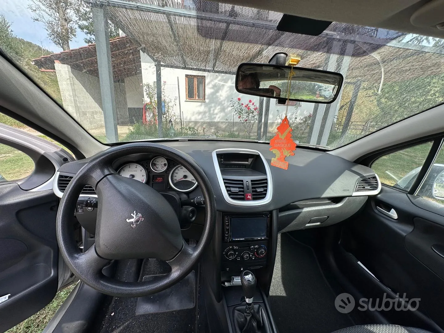 Peugeot 207 2011 photo 5