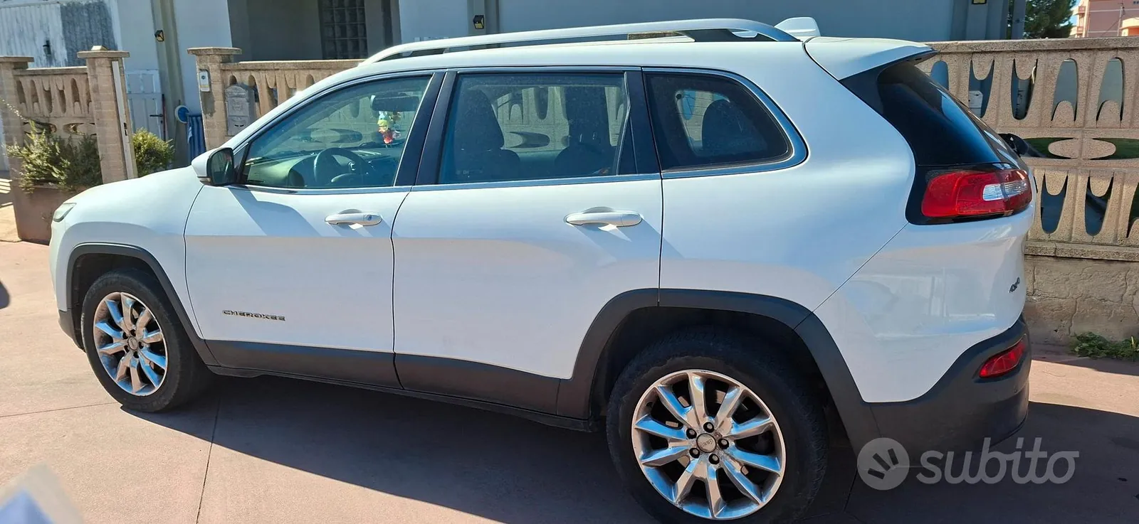 Jeep Cherokee 2015 photo 2