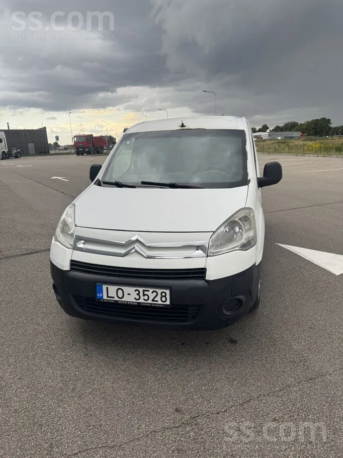 Citroen Berlingo 2010 photo 2
