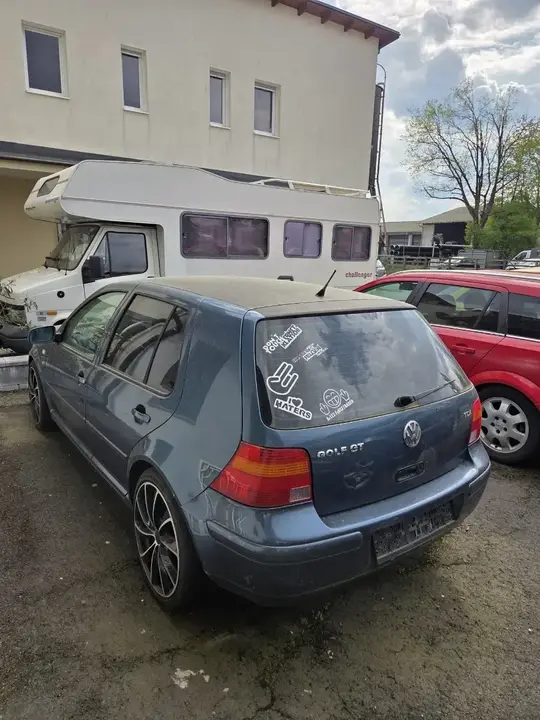 Volkswagen Golf 2003 photo 2