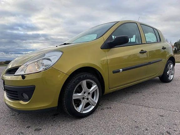 Renault Clio 2006 photo 4