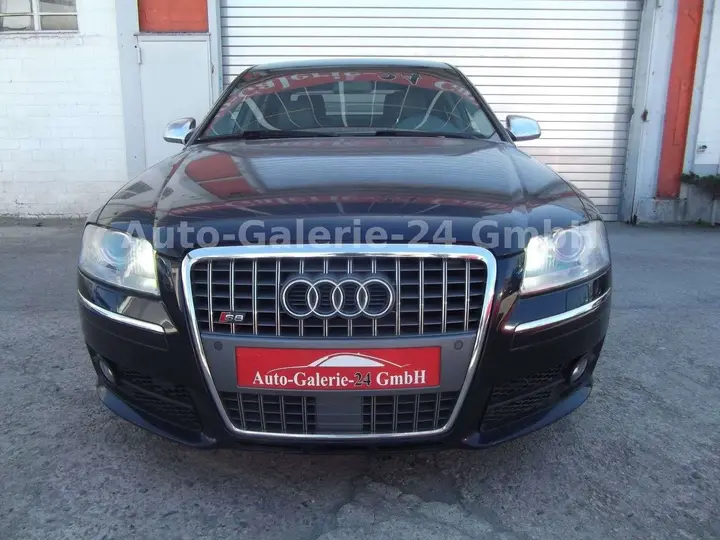Audi S8 2006 photo 3