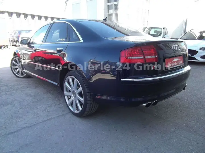 Audi S8 2006 photo 4