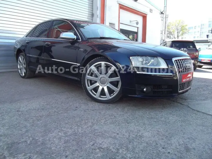Audi S8