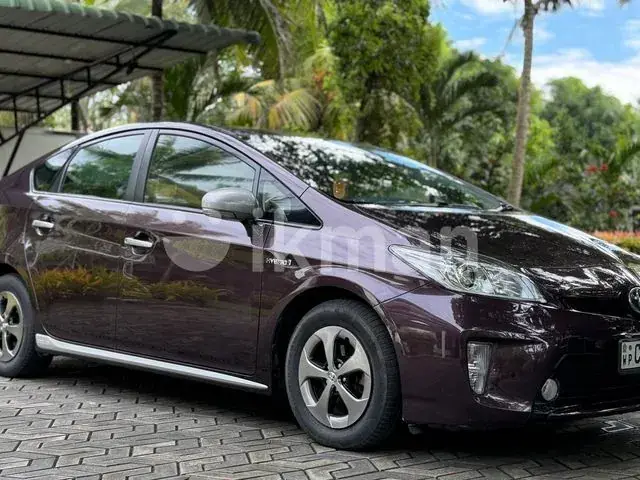 Toyota Prius 2014 photo 2
