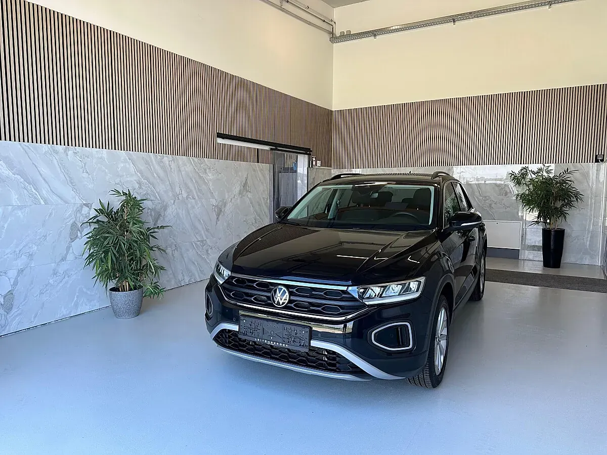 Volkswagen T-Roc 2024 photo 2