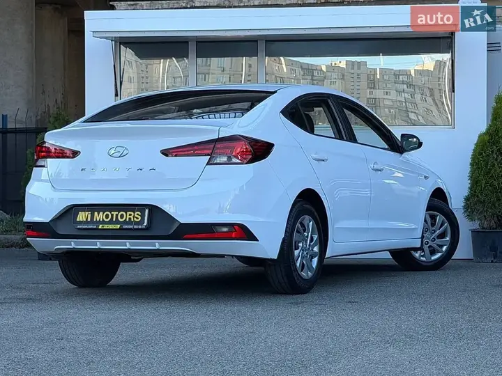 Hyundai Elantra 2019 photo 2