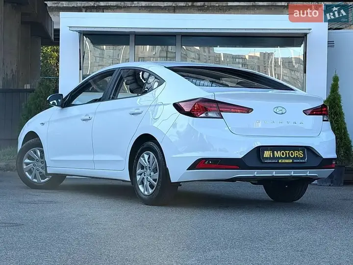 Hyundai Elantra 2019 photo 4