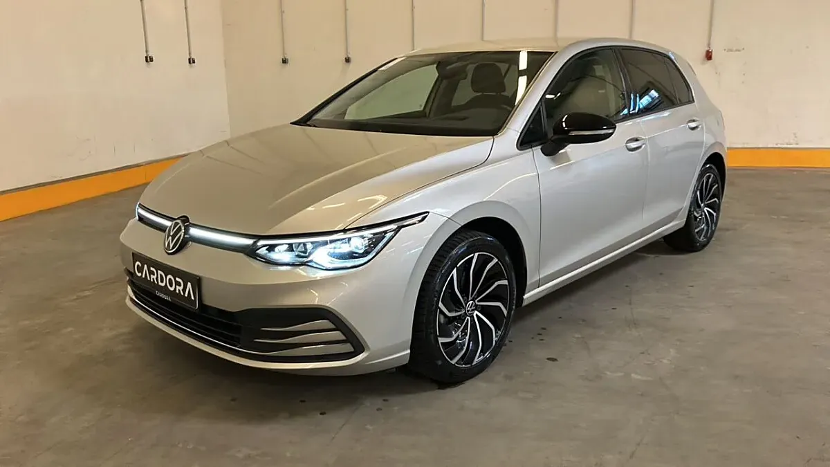 Volkswagen Golf 2023 photo 2