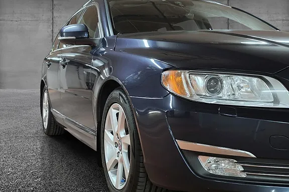 Volvo V70 2014 photo 2