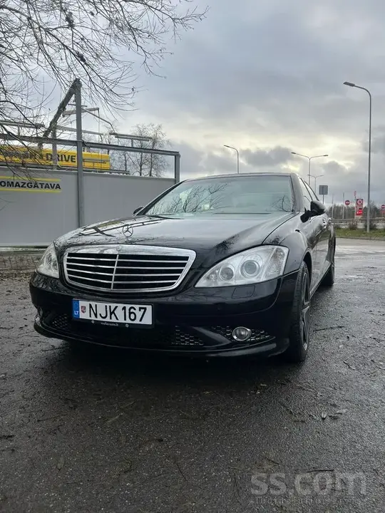 Mercedes-Benz S550