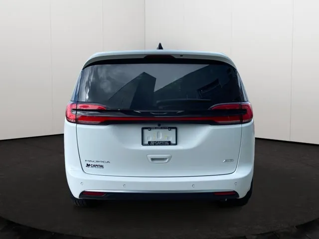 Chrysler Pacifica 2027 photo 5