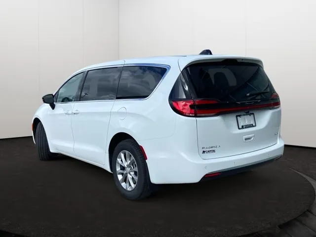Chrysler Pacifica 2027 photo 4