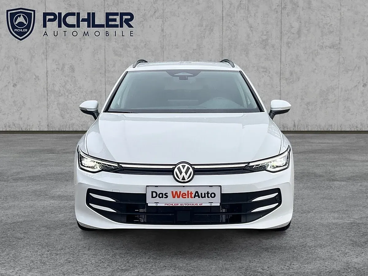 Volkswagen Golf 2026 photo 2