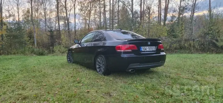 BMW 320 2010 photo 5
