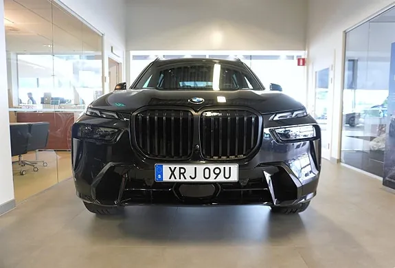 BMW X7 2026 photo 2