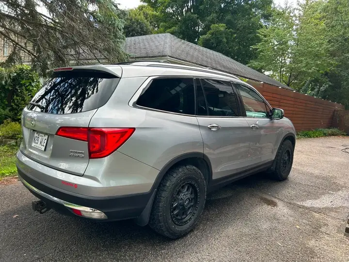 Honda Pilot 2018 photo 3