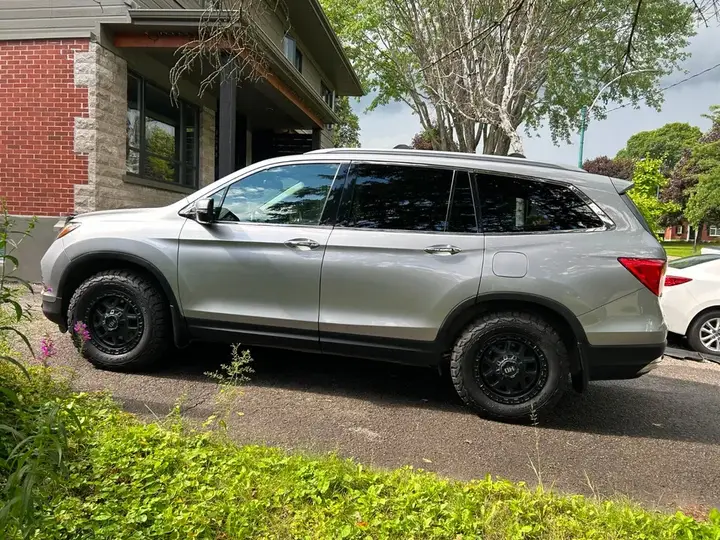 Honda Pilot 2018 photo 2